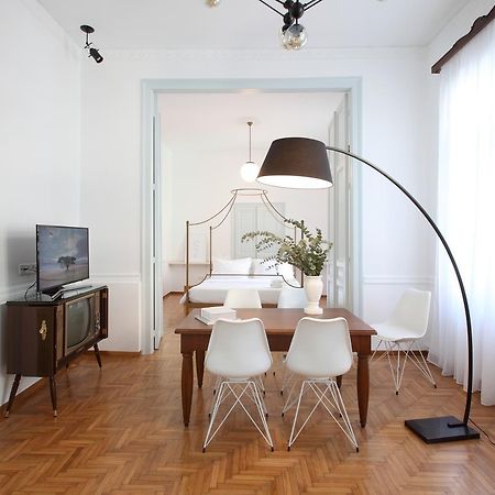 Live In Athens, Thiseio Historic House Bagian luar foto